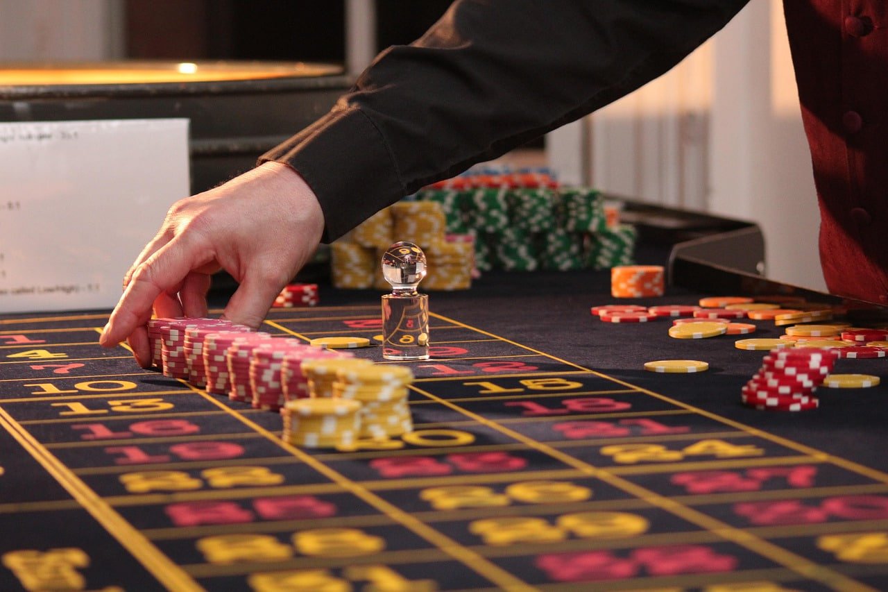 mantratoto login platform dashboard showing football markets and live-dealer tables